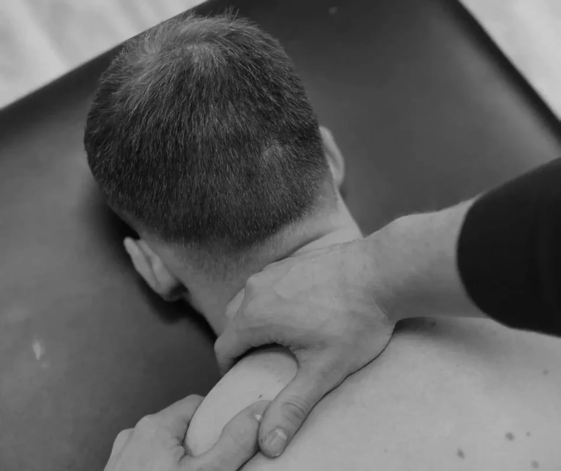 Manipulation du cou - Thérapie manuelle à domicile Lyon et Ouest Lyonnais